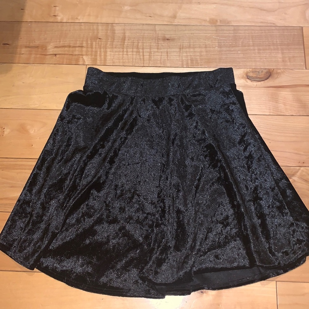 Super cute velvet skirt!